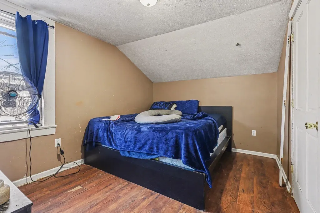 904 College Avenue NE Grand Rapids City MI 49503