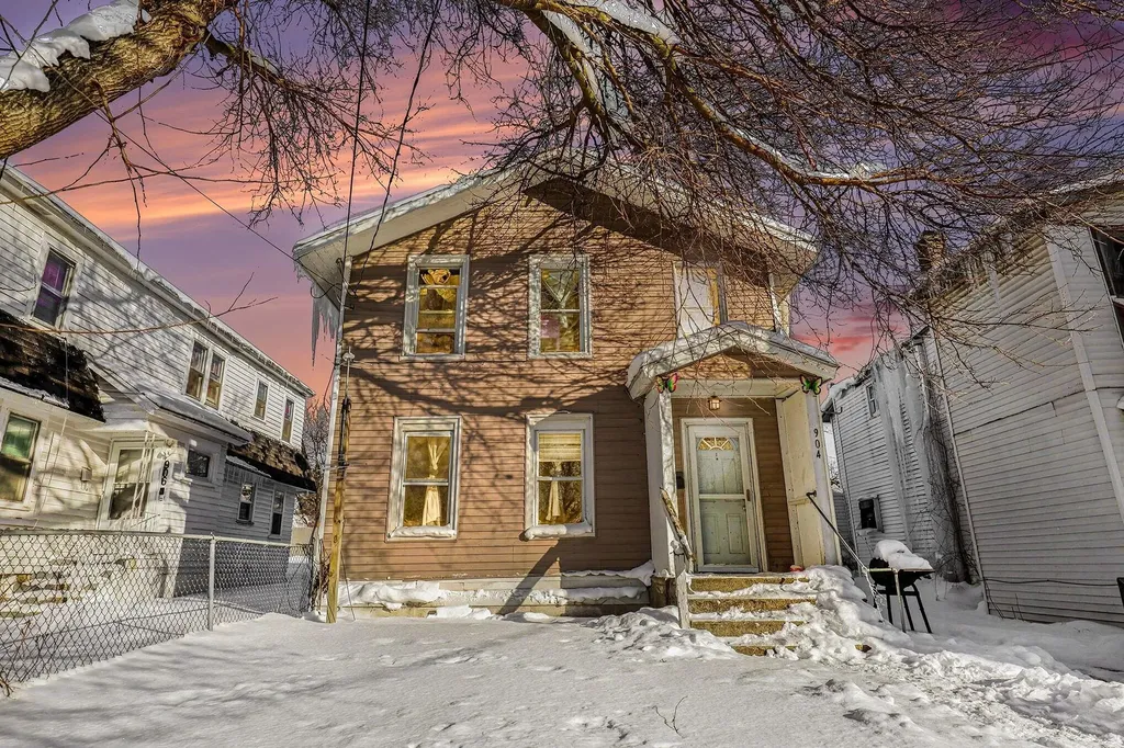 904 College Avenue NE Grand Rapids City MI 49503