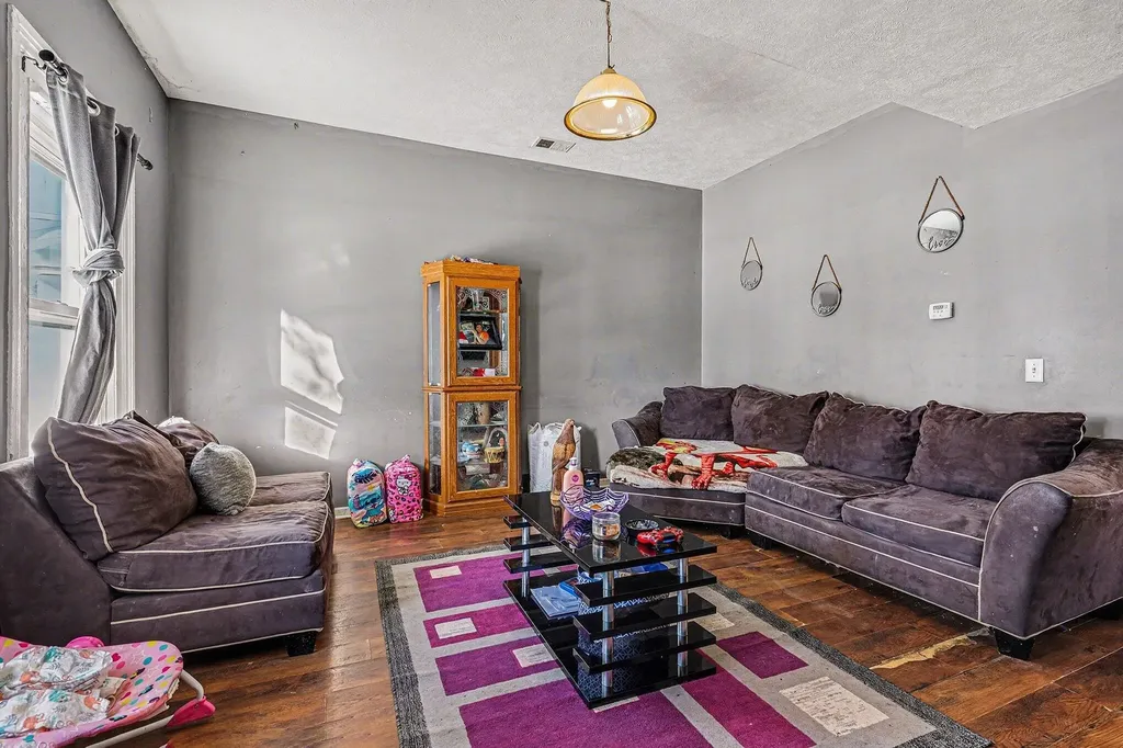 904 College Avenue NE Grand Rapids City MI 49503