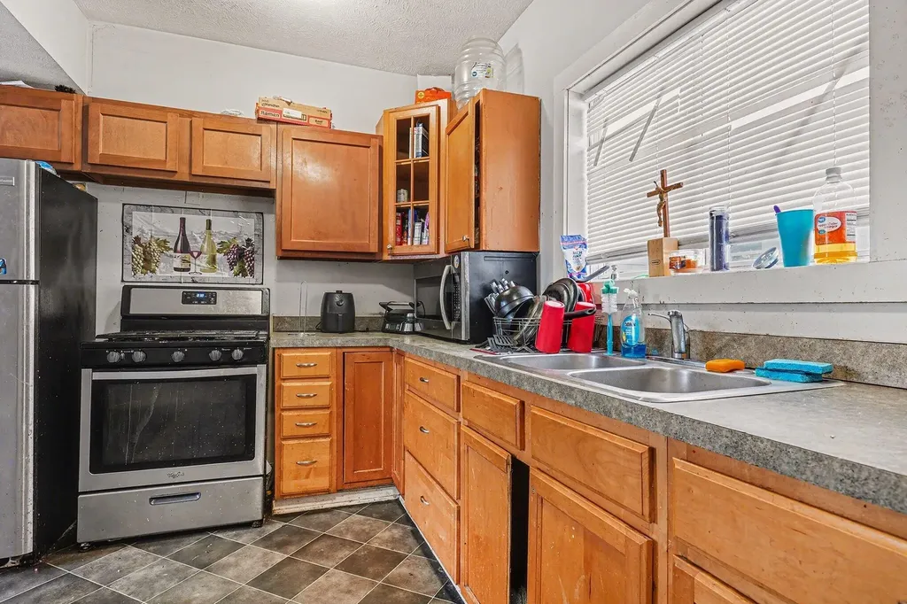904 College Avenue NE Grand Rapids City MI 49503