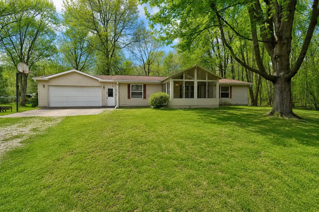2900 Pointer Drive James Township MI 48609