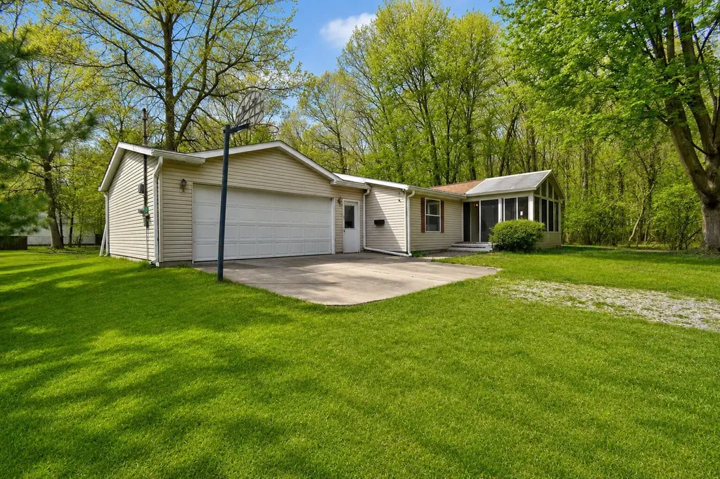 2900 Pointer Drive James Township MI 48609