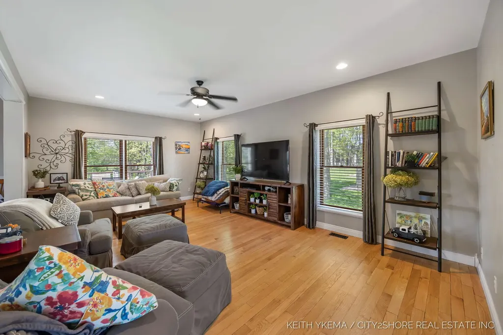 7453 Southwood SW Byron Township MI 49315