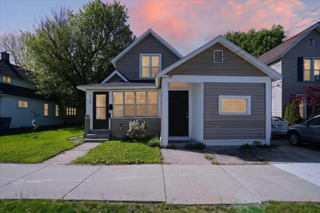 226 Ann Street NE Grand Rapids City MI 49505