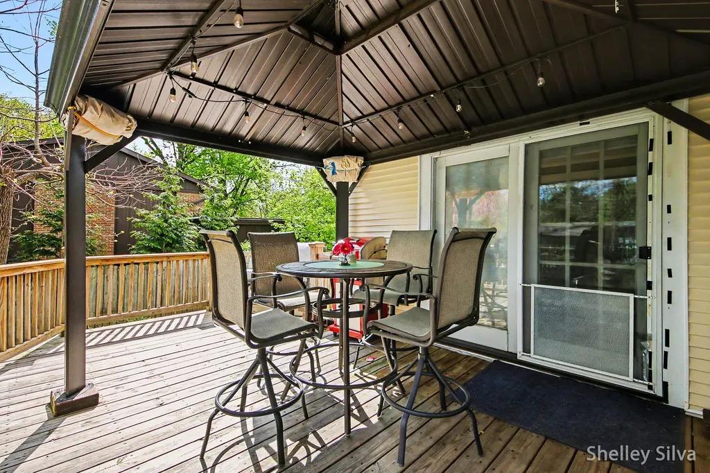 2217 Boston Street SE East Grand Rapids City MI 49506