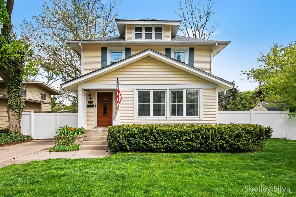 2217 Boston Street SE East Grand Rapids City MI 49506