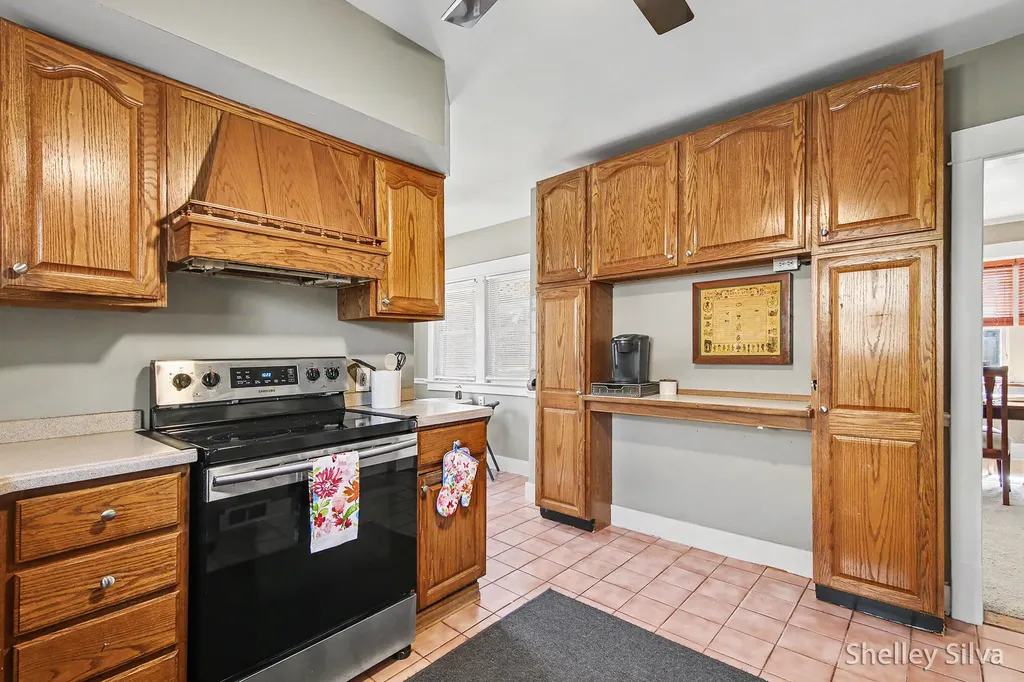 2217 Boston Street SE East Grand Rapids City MI 49506