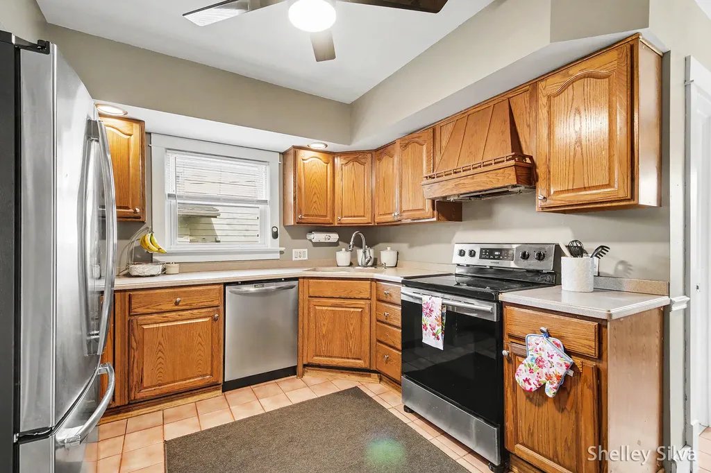 2217 Boston Street SE East Grand Rapids City MI 49506