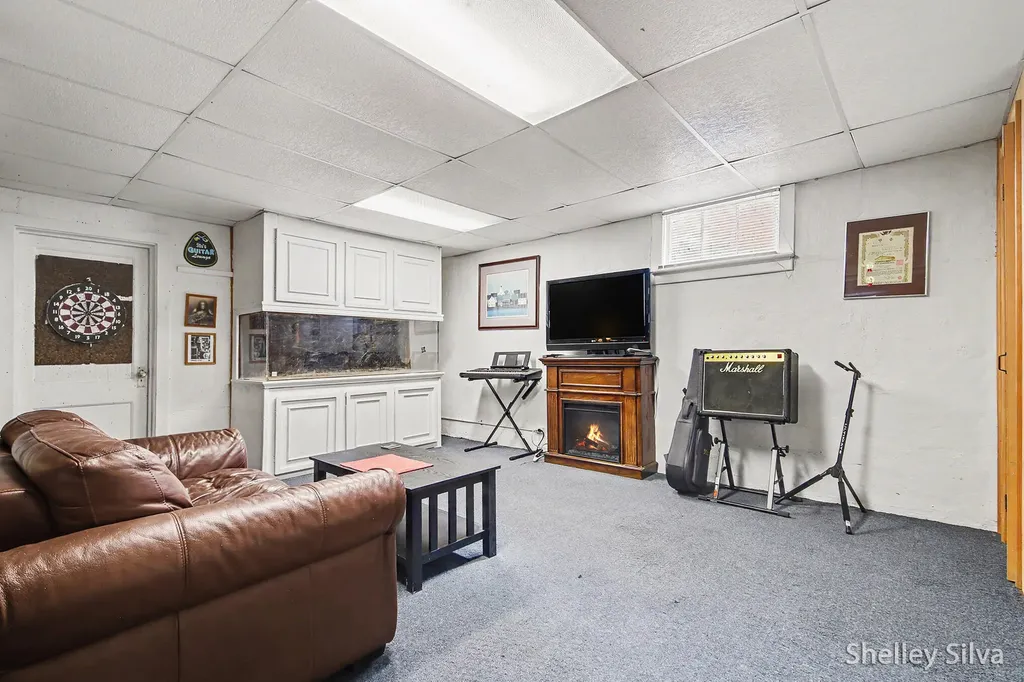 2217 Boston Street SE East Grand Rapids City MI 49506