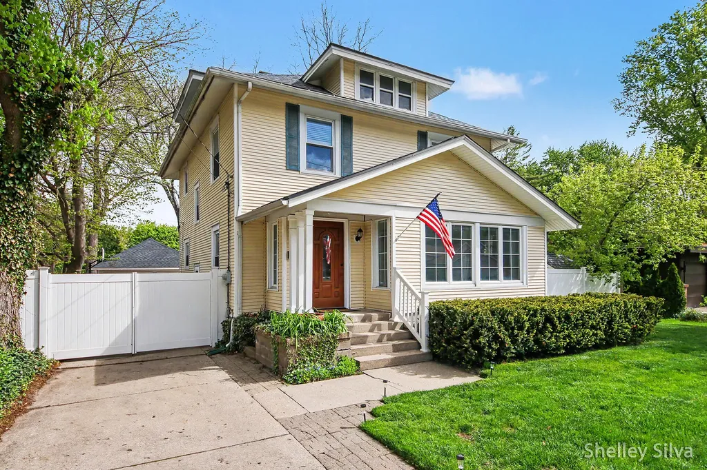 2217 Boston Street SE East Grand Rapids City MI 49506