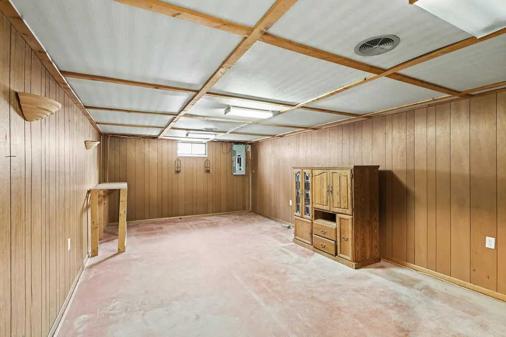 311 Dutton Street Eaton Rapids City MI 48827