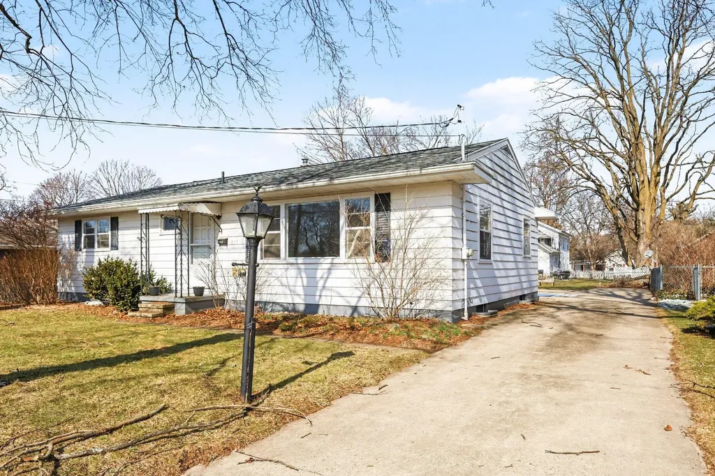 311 Dutton Street Eaton Rapids City MI 48827