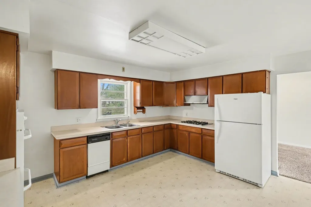 311 Dutton Street Eaton Rapids City MI 48827