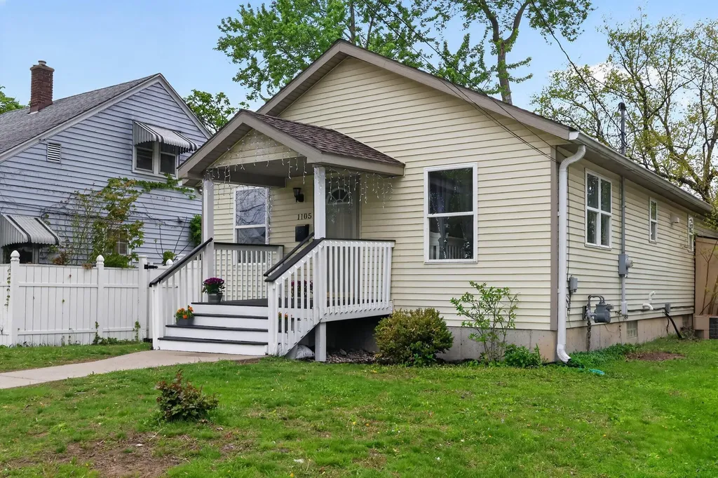 1105 Hazen Street SE Grand Rapids City MI 49507