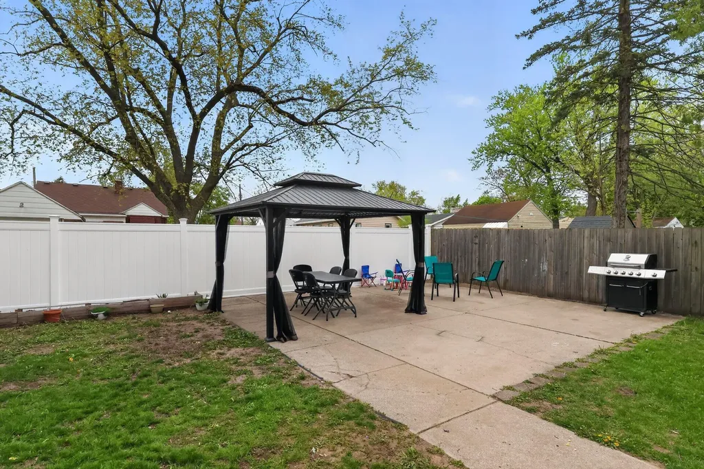 1105 Hazen Street SE Grand Rapids City MI 49507