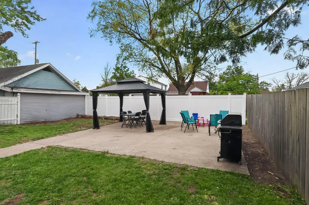 1105 Hazen Street SE Grand Rapids City MI 49507