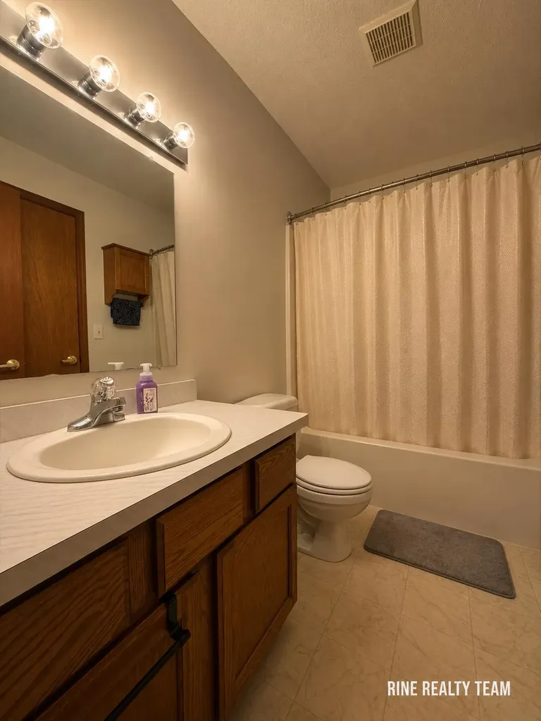 1121 Durango Drive Delta Charter Township MI 48917