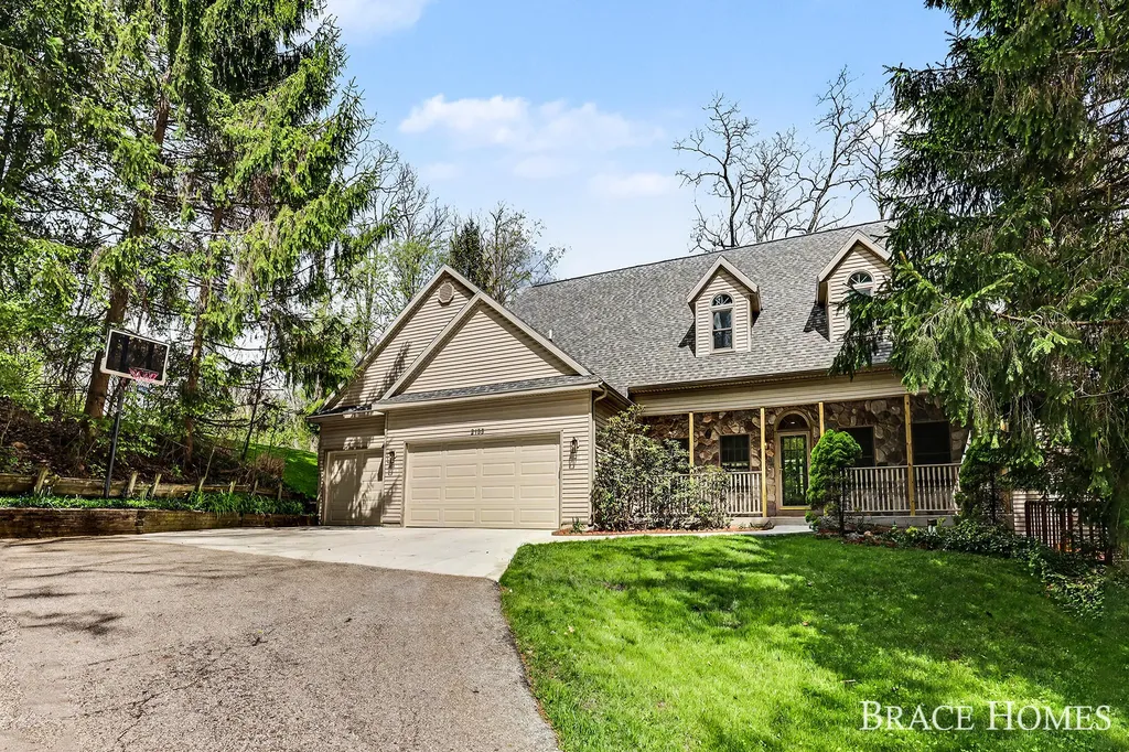 2155 Timber Valley Drive NE Grand Rapids Charter Township MI 49525