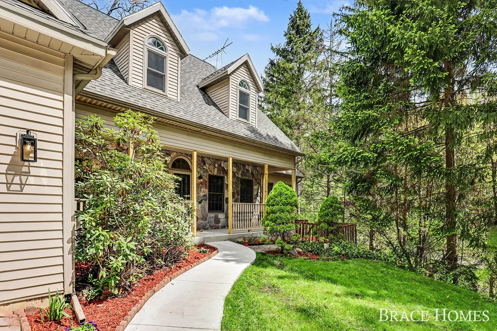 2155 Timber Valley Drive NE Grand Rapids Charter Township MI 49525