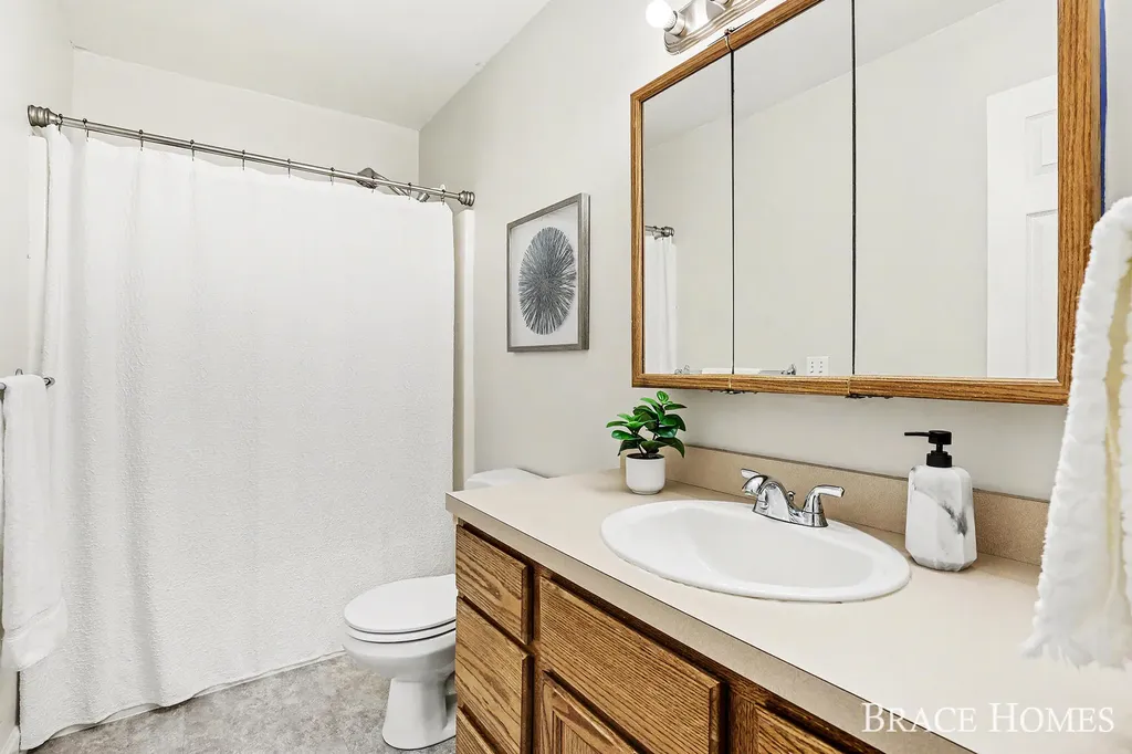2155 Timber Valley Drive NE Grand Rapids Charter Township MI 49525