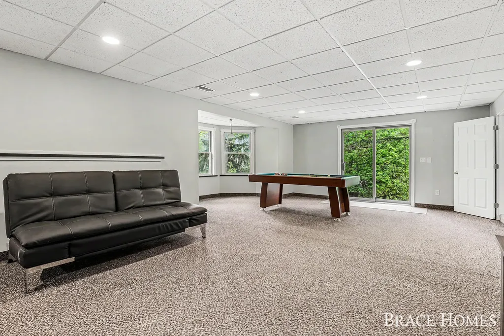 2155 Timber Valley Drive NE Grand Rapids Charter Township MI 49525
