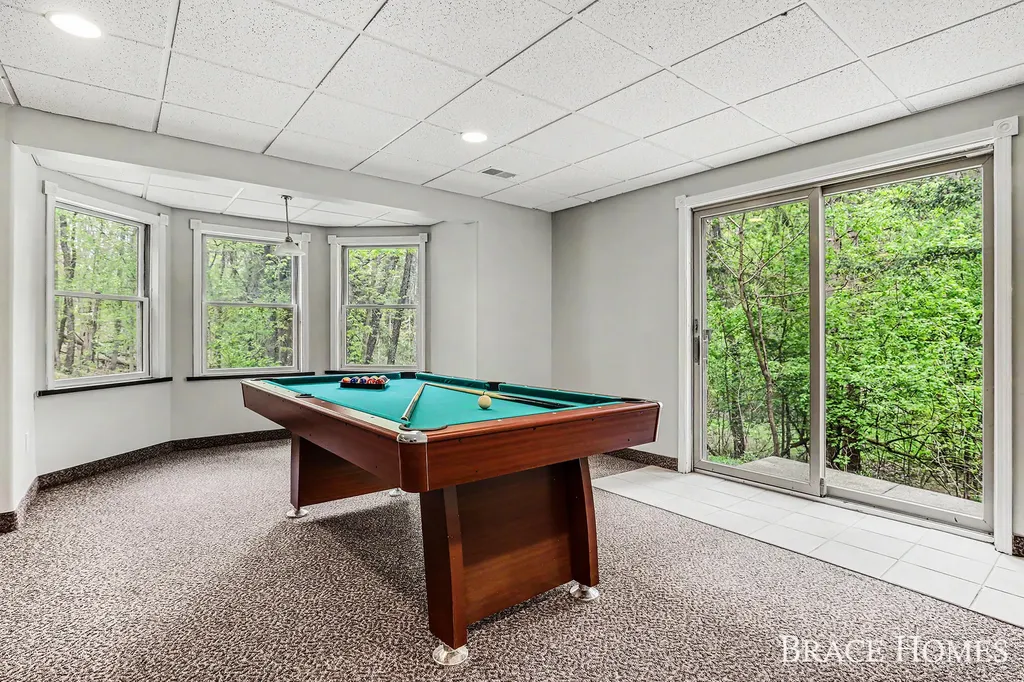 2155 Timber Valley Drive NE Grand Rapids Charter Township MI 49525