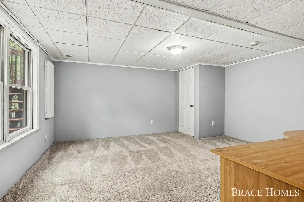 2155 Timber Valley Drive NE Grand Rapids Charter Township MI 49525