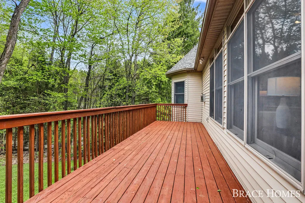 2155 Timber Valley Drive NE Grand Rapids Charter Township MI 49525