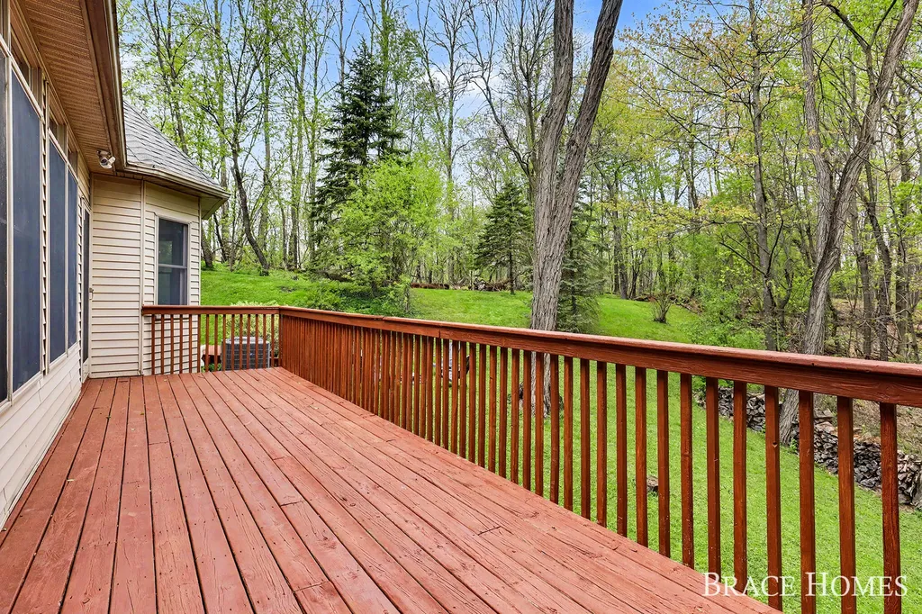 2155 Timber Valley Drive NE Grand Rapids Charter Township MI 49525