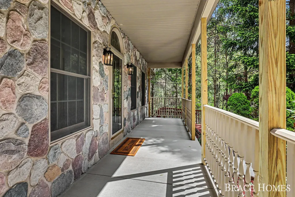2155 Timber Valley Drive NE Grand Rapids Charter Township MI 49525