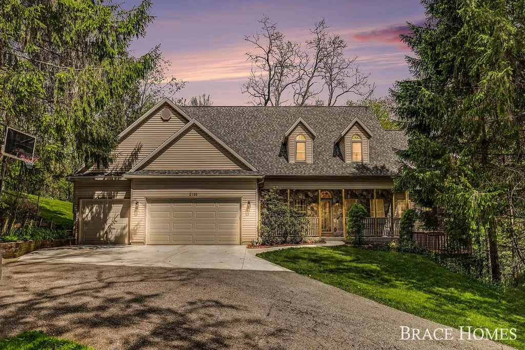 2155 Timber Valley Drive NE Grand Rapids Charter Township MI 49525