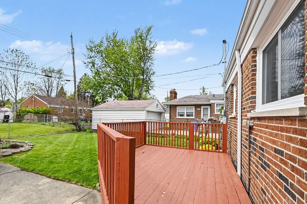 2421 Barstow Road Lansing City MI 48906