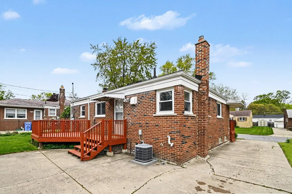 2421 Barstow Road Lansing City MI 48906