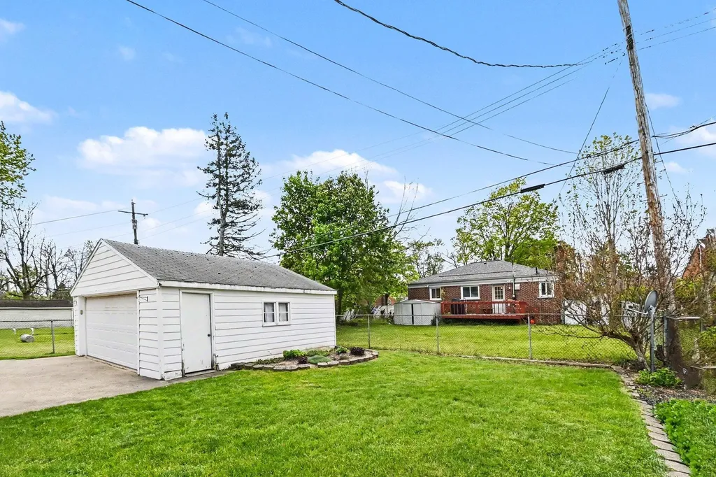 2421 Barstow Road Lansing City MI 48906