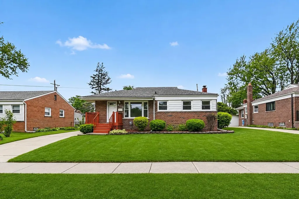 2421 Barstow Road Lansing City MI 48906