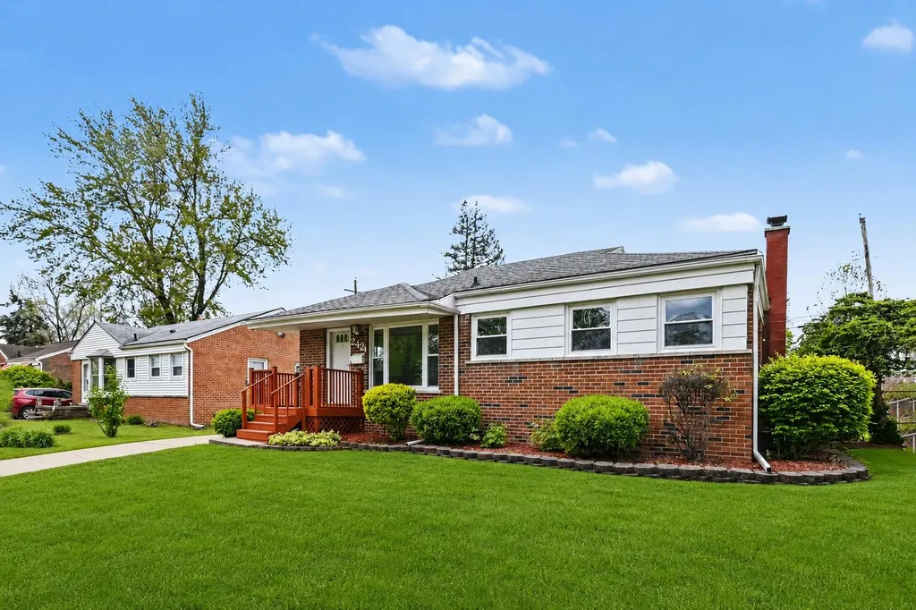 2421 Barstow Road Lansing City MI 48906