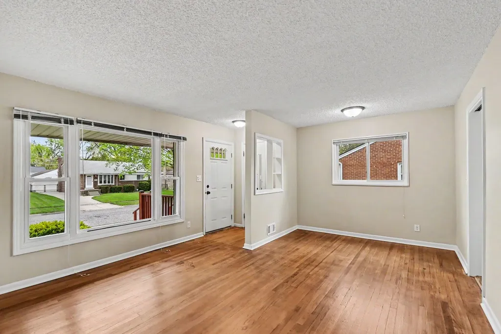 2421 Barstow Road Lansing City MI 48906