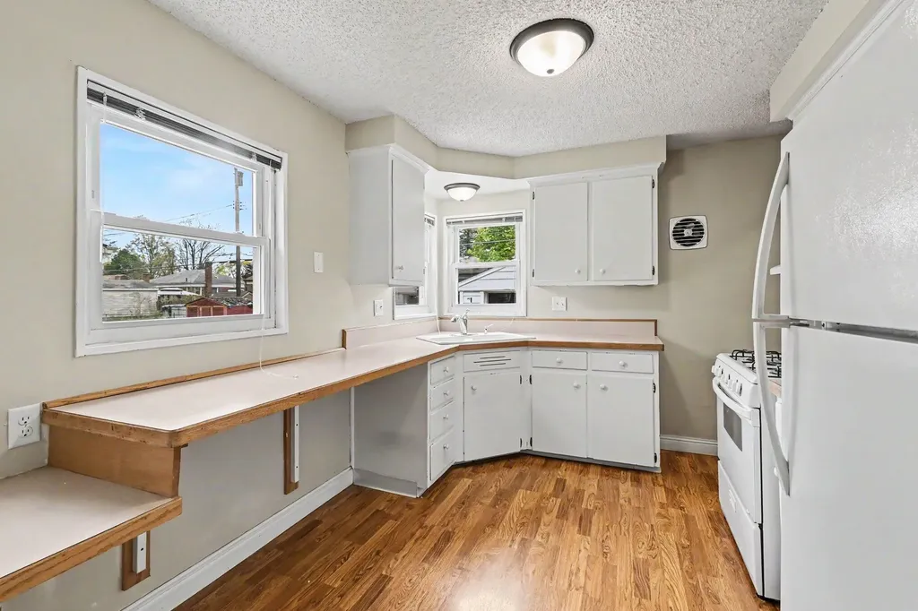 2421 Barstow Road Lansing City MI 48906