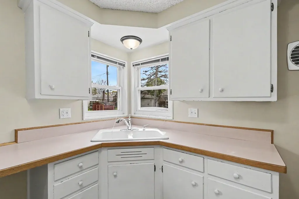 2421 Barstow Road Lansing City MI 48906