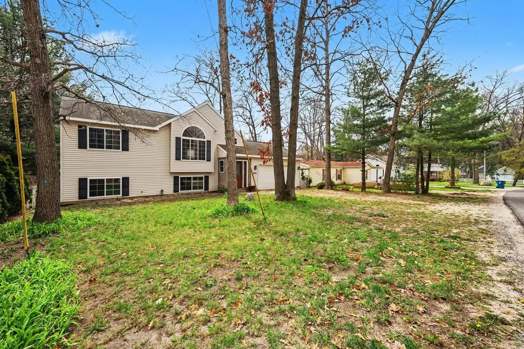 8433 Cochise Drive Winfield Township MI 49329