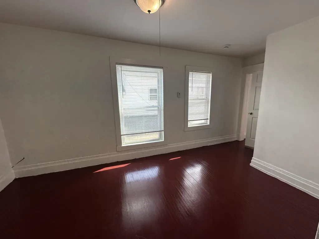 23 Burton Street SW Grand Rapids City MI 49507