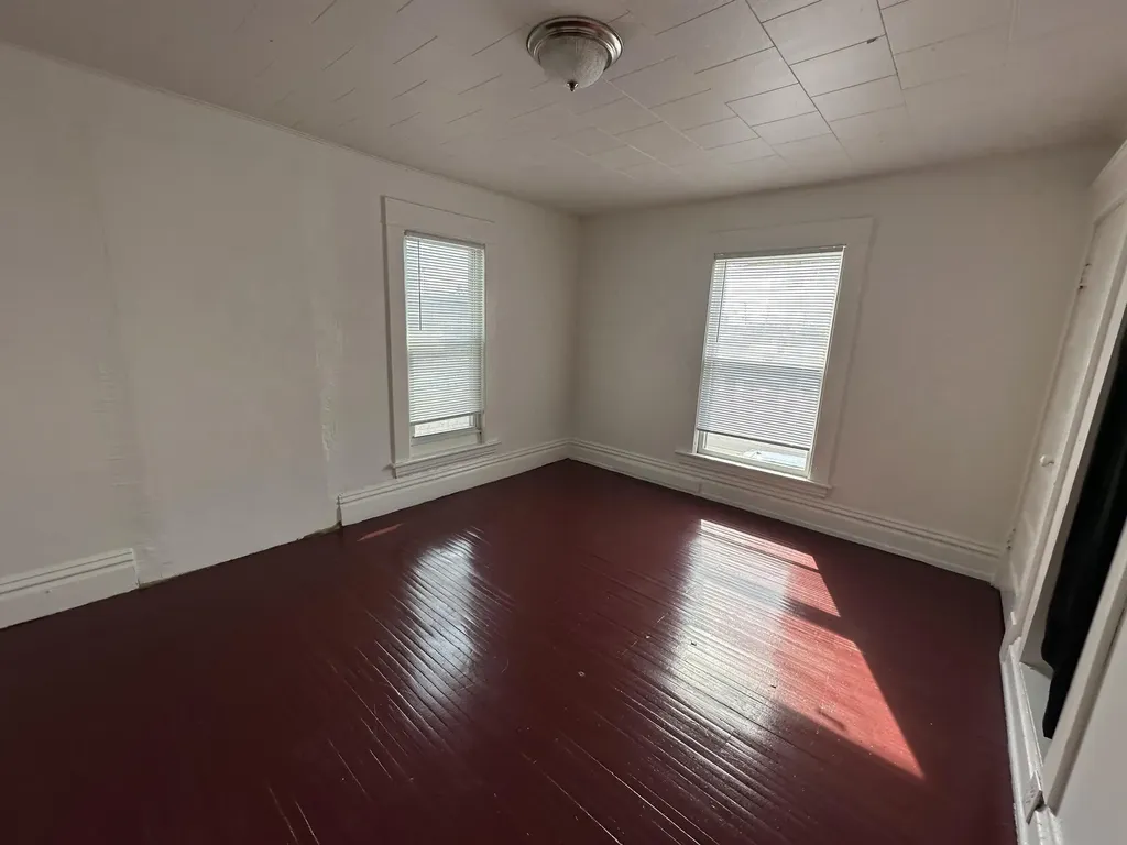 23 Burton Street SW Grand Rapids City MI 49507