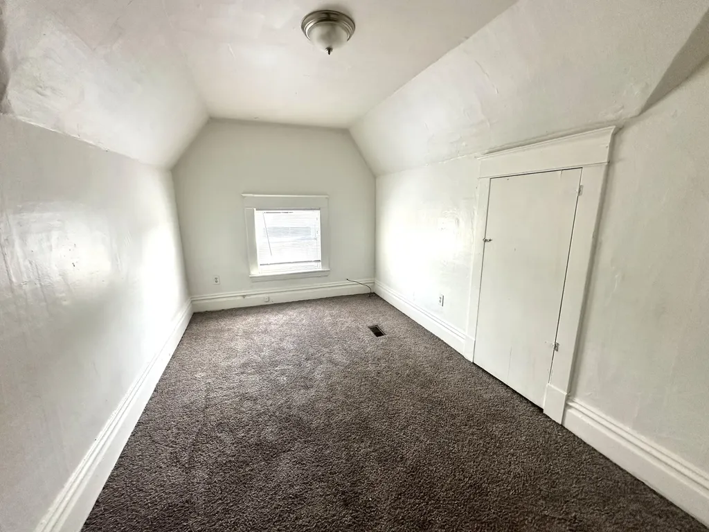 23 Burton Street SW Grand Rapids City MI 49507