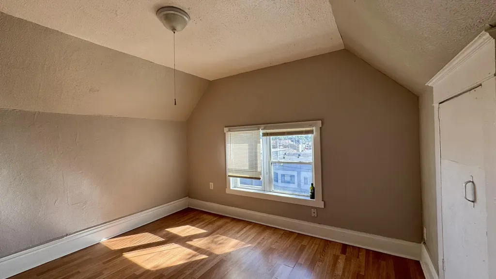 23 Burton Street SW Grand Rapids City MI 49507