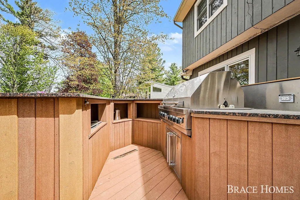 2793 Cascade Springs Drive SE Cascade Charter Township MI 49546