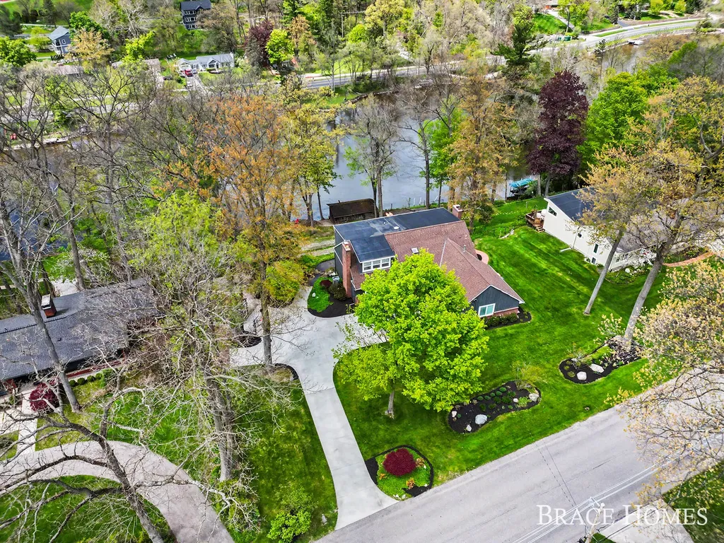 2793 Cascade Springs Drive SE Cascade Charter Township MI 49546