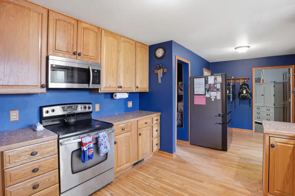127 W Bridge Street Plainwell City MI 49080