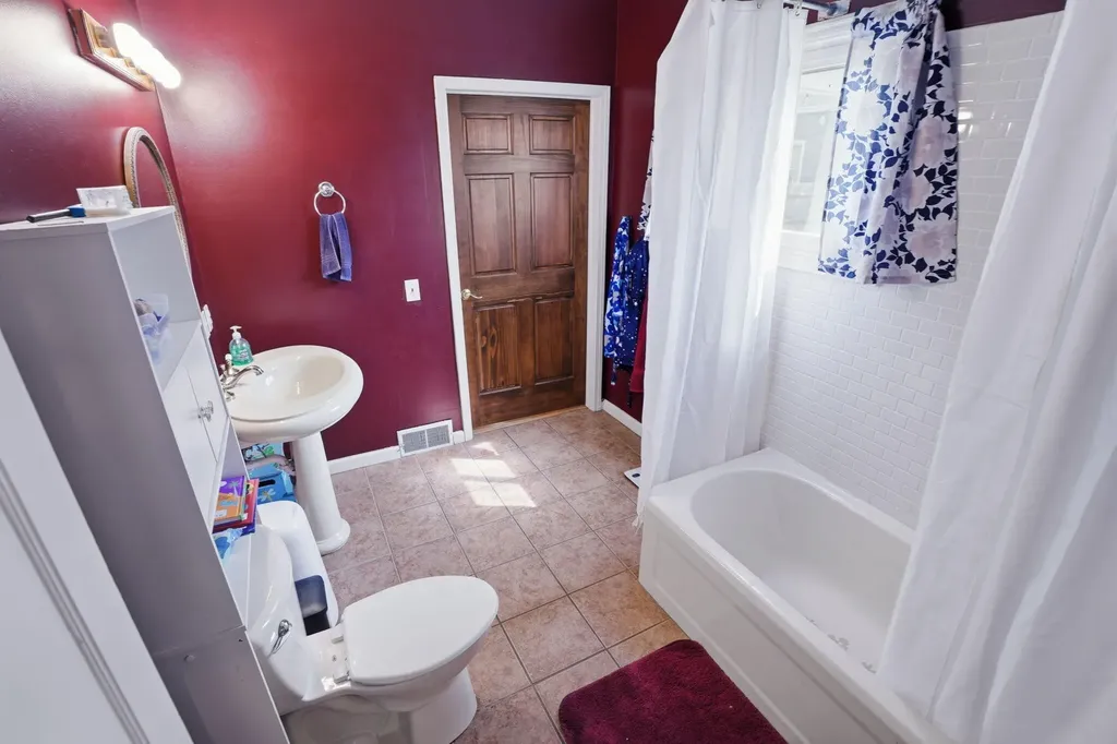 127 W Bridge Street Plainwell City MI 49080