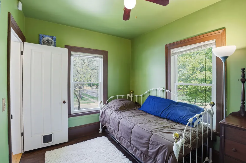 127 W Bridge Street Plainwell City MI 49080