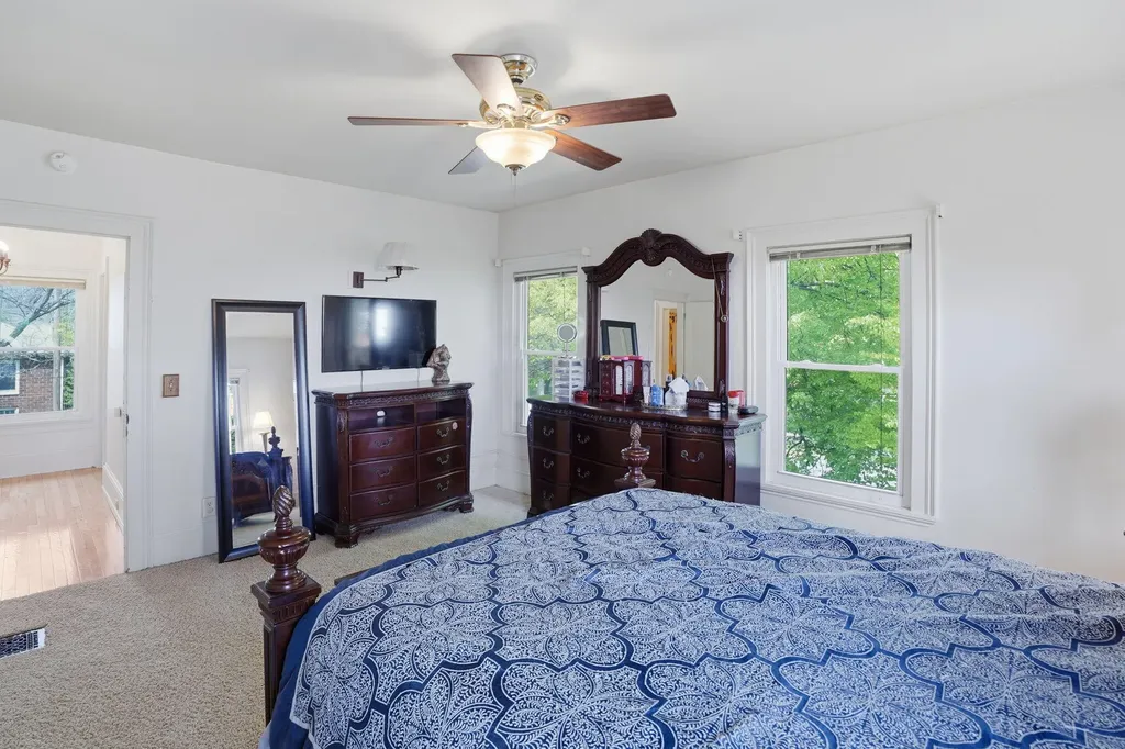 127 W Bridge Street Plainwell City MI 49080